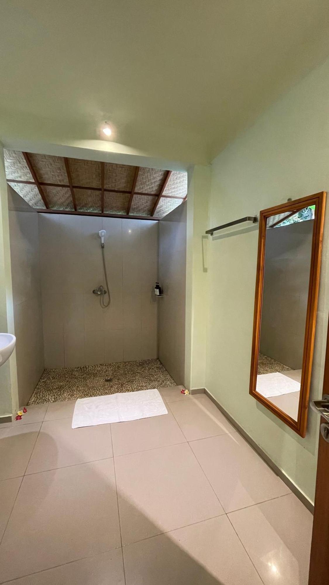 Bali Cottage Sambirenteng Pabean Buleleng Szoba fotó